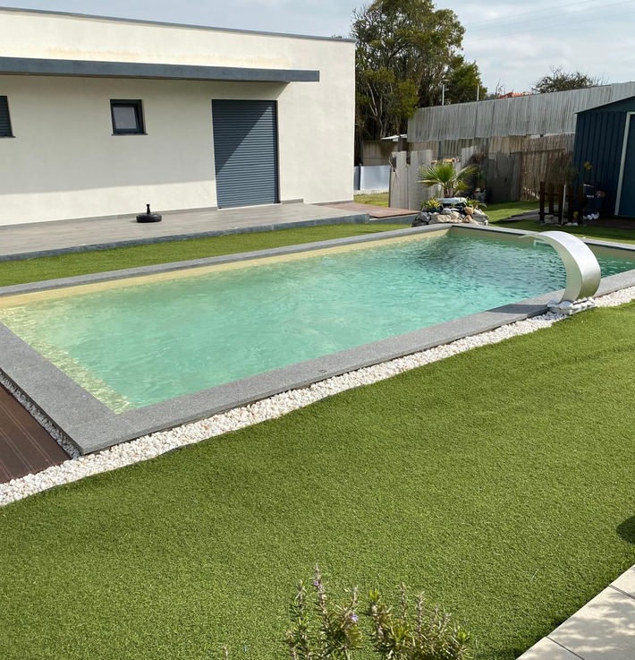Piscina residencial em fase final de obra